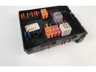 Блок предохранителей 1K0937125A   Volkswagen Jetta V    