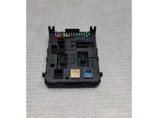 Pojistková skříňka 281164872 Peugeot 5008 2012