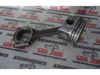 Поршень с шатуном 038109243M Skoda Octavia Mk2 (1Z)