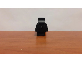 Кнопка крюка в багажнике