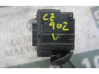 Ручка стеклоочистителей 8201168008, 681726046R   Dacia Lodgy