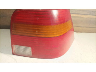 Задний фонарь правый 1J6945096R Volkswagen Golf IV 1998-2005 года