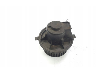 Центральная воздушная решётка    881034735   Volkswagen Golf II