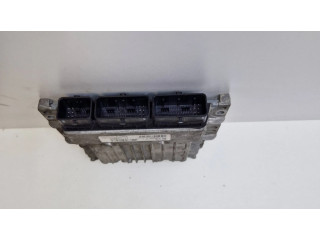 Блок управления двигателя 237104833R, S180153110A Renault Megane III
