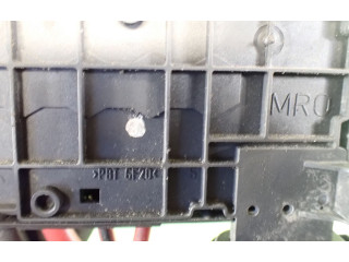 Блок предохранителей 1J0937550AA Volkswagen Golf IV