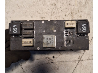 Блок предохранителей 1K0937049AA, H37S0501   Volkswagen Caddy    