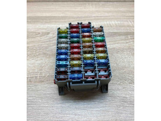 Блок предохранителей 9162439 Volvo S60