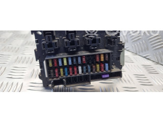 Pojistková skříňka 72404134 Nissan King Cab, Navara 2001