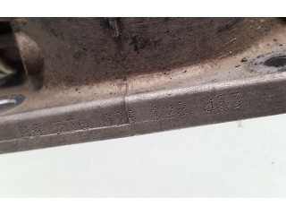 Ручка стеклоочистителей 028128063   Volkswagen Caddy