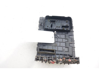 Блок предохранителей 1K0937125A   Volkswagen Jetta V    