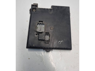 Блок предохранителей 30728512, 28017881 Volvo S60