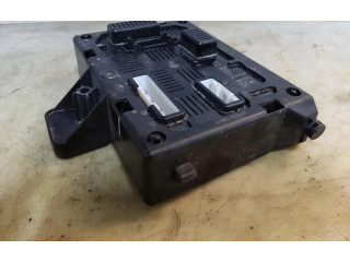 Блок комфорта 8200652284 Renault Clio III