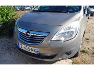 Блок предохранителей     Opel Meriva B    