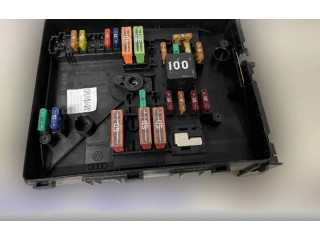 Блок предохранителей 1K0937118, 1K0937629A Skoda Yeti (5L)