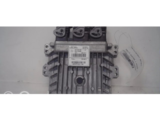 Блок управления двигателя 237102280R Dacia Duster