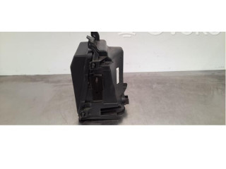 Блок предохранителей     Peugeot Partner III    