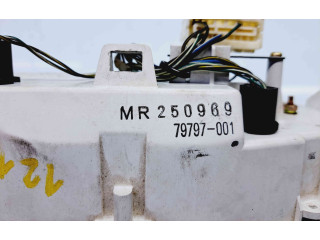 Дисплей MR250969 Mitsubishi L200