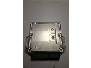 Блок управления двигателя 0281030439, 237104128R   Dacia Logan Pick-Up
