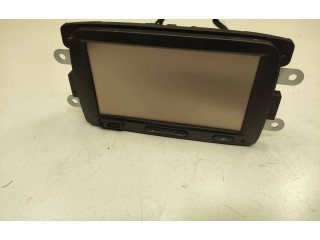 Радио/ проигрыватель CD/DVD / навигация