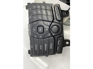 Радио/ проигрыватель CD/DVD / навигация