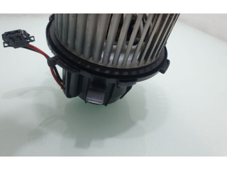 Вентилятор печки    U08520003   Audi Q5 SQ5