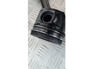 Поршень с шатуном Land Rover Discovery 3 - LR3