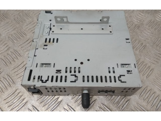 Радио/ проигрыватель CD/DVD / навигация