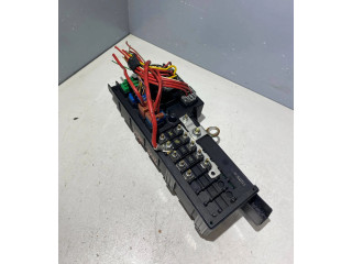 Блок предохранителей  30728008   Volvo V70    