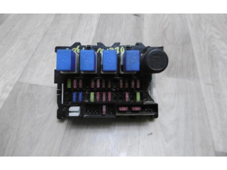 Pojistková skříňka Nissan Navara D22 2003