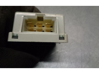 Блок предохранителей 88018SA000 Subaru Forester SH