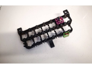 Блок предохранителей 8d0937503e Skoda Octavia Mk1 (1U)