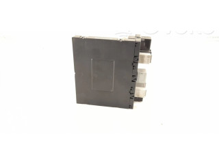 Блок предохранителей 3C0937049E Skoda Octavia Mk2 (1Z)