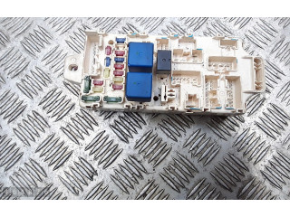 Pojistková skříňka Mitsubishi Pajero 2005