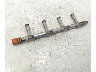 Топливная рампа 03F133320C Skoda Octavia Mk2 (1Z) для двигателя CBZB