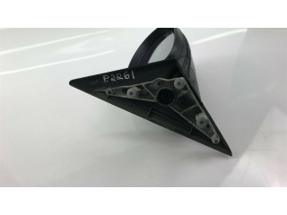 Боковое стекло в середине кузова