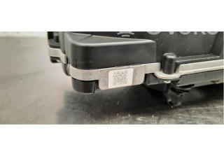 Панель приборов 36010422 Volvo XC40