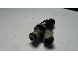 Форсунка MR988977 Mitsubishi Colt CZ3 для бензинового двигателя 1.3