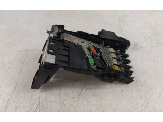 Pojistková skříňka 9666527580 Peugeot 3008 2011