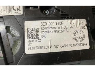Панель приборов 5E0920750F   Skoda Octavia Mk3 (5E)       