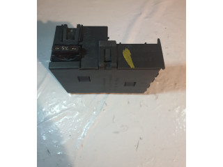 Блок предохранителей A2305450101 Mercedes-Benz SL R230