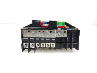 Блок предохранителей  1K0937125D, 1K0937118   Skoda Yeti (5L)    