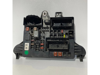   Pojistková skříňka 13277322   Opel Insigni A 2010