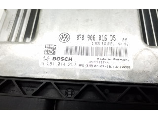 Řídící jednotka 070906016DS, 0281014252 Volkswagen Transporter - Caravelle T5 2006
