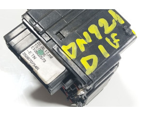 Ручка стеклоочистителей 8201168008, 255670754R Dacia Duster II