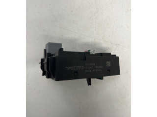 Блок предохранителей 31473569   Volvo XC90    