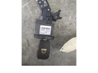 Блок предохранителей 681037125R Dacia Sandero