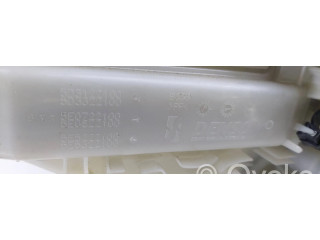 Другая деталь салона