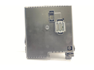 Блок предохранителей 12217799, 8676391 Volvo V70