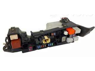 Блок предохранителей 5136YA1 Toyota Corolla Verso AR10