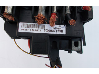 Блок предохранителей 5Q0937125B, 5Q0937125B Skoda Octavia Mk3 (5E)